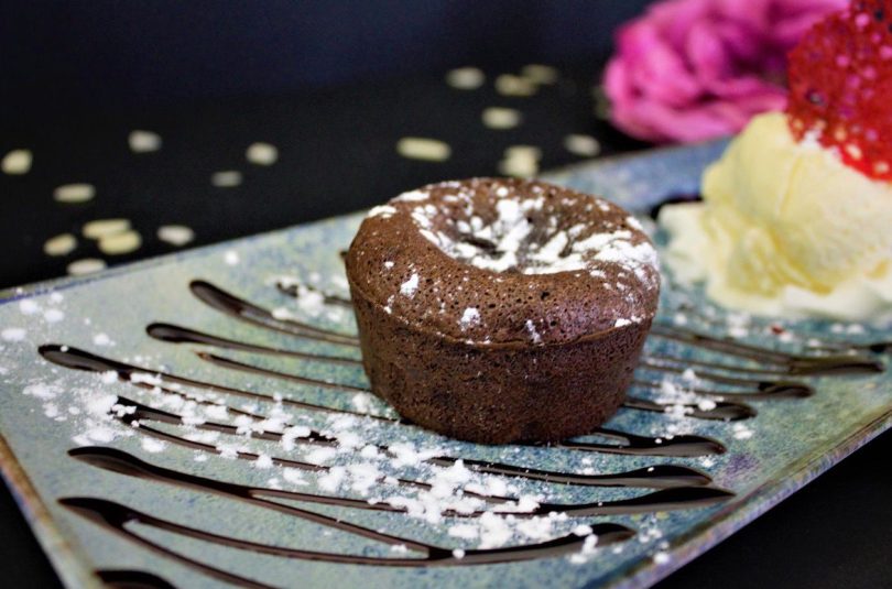 2 Lava cake cu ciocolată și interior curgător