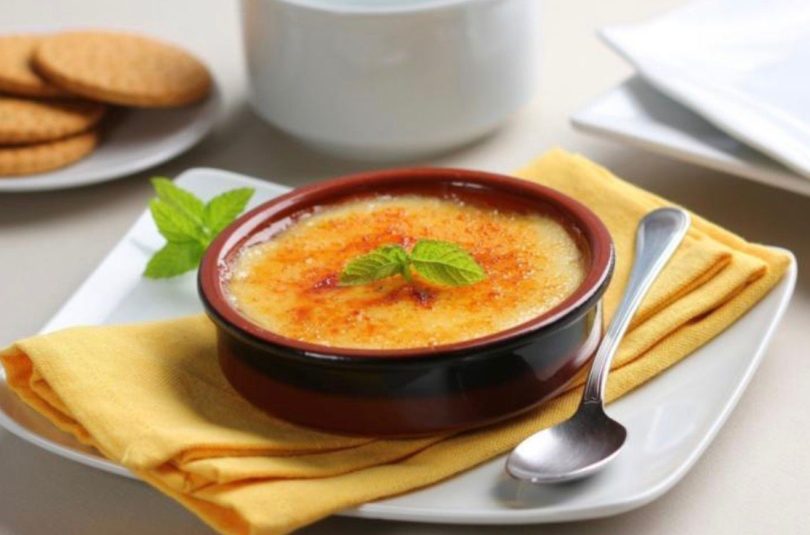 3 Creme brulee cu vanilie