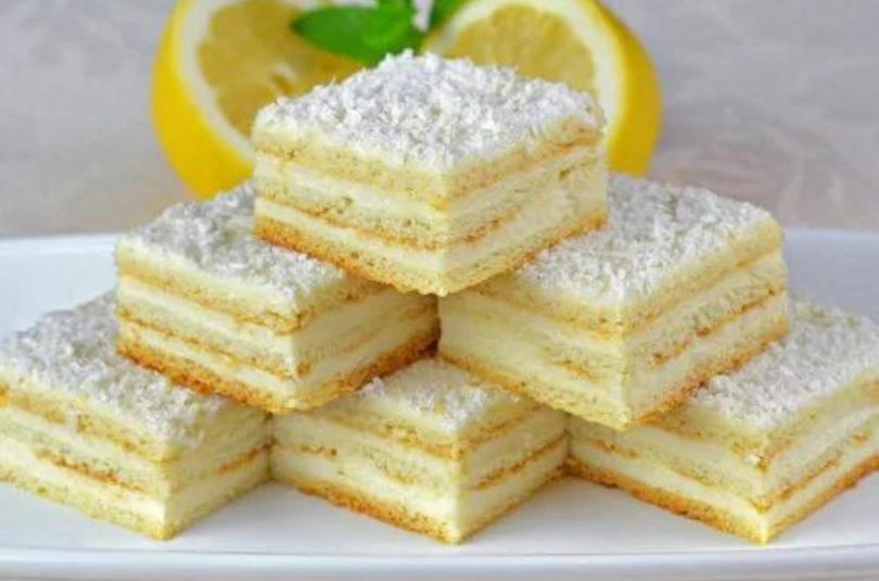 Prăjitura Albă ca Zăpada cu foi fragede