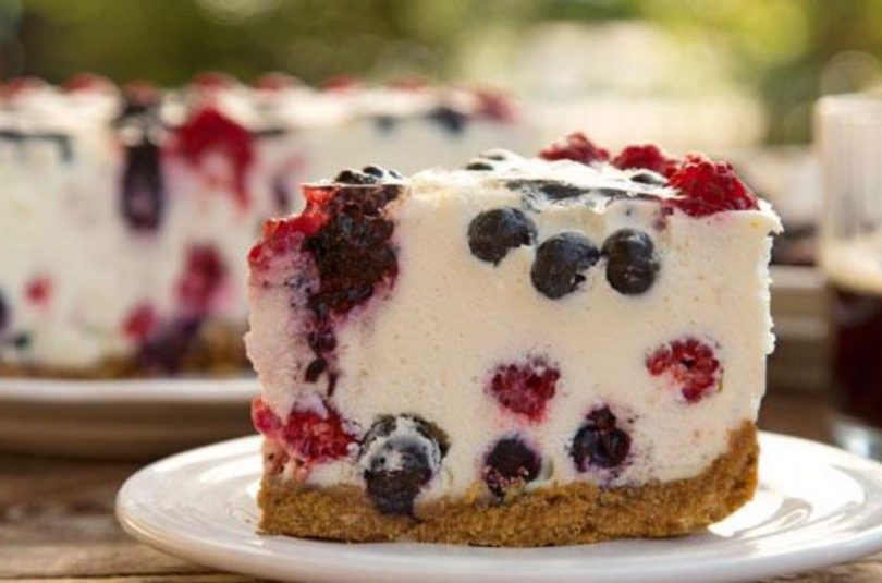 7 Cheesecake cu vanilie și topping de afine