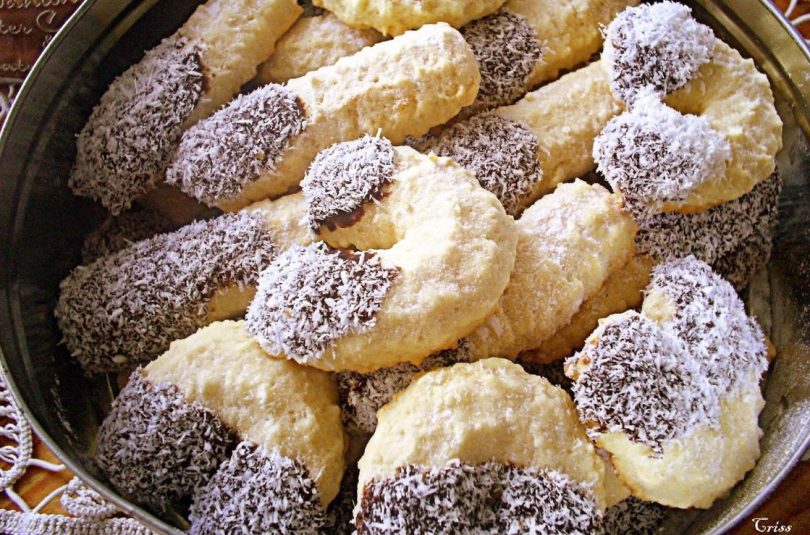 Biscuiți sprițați de casă